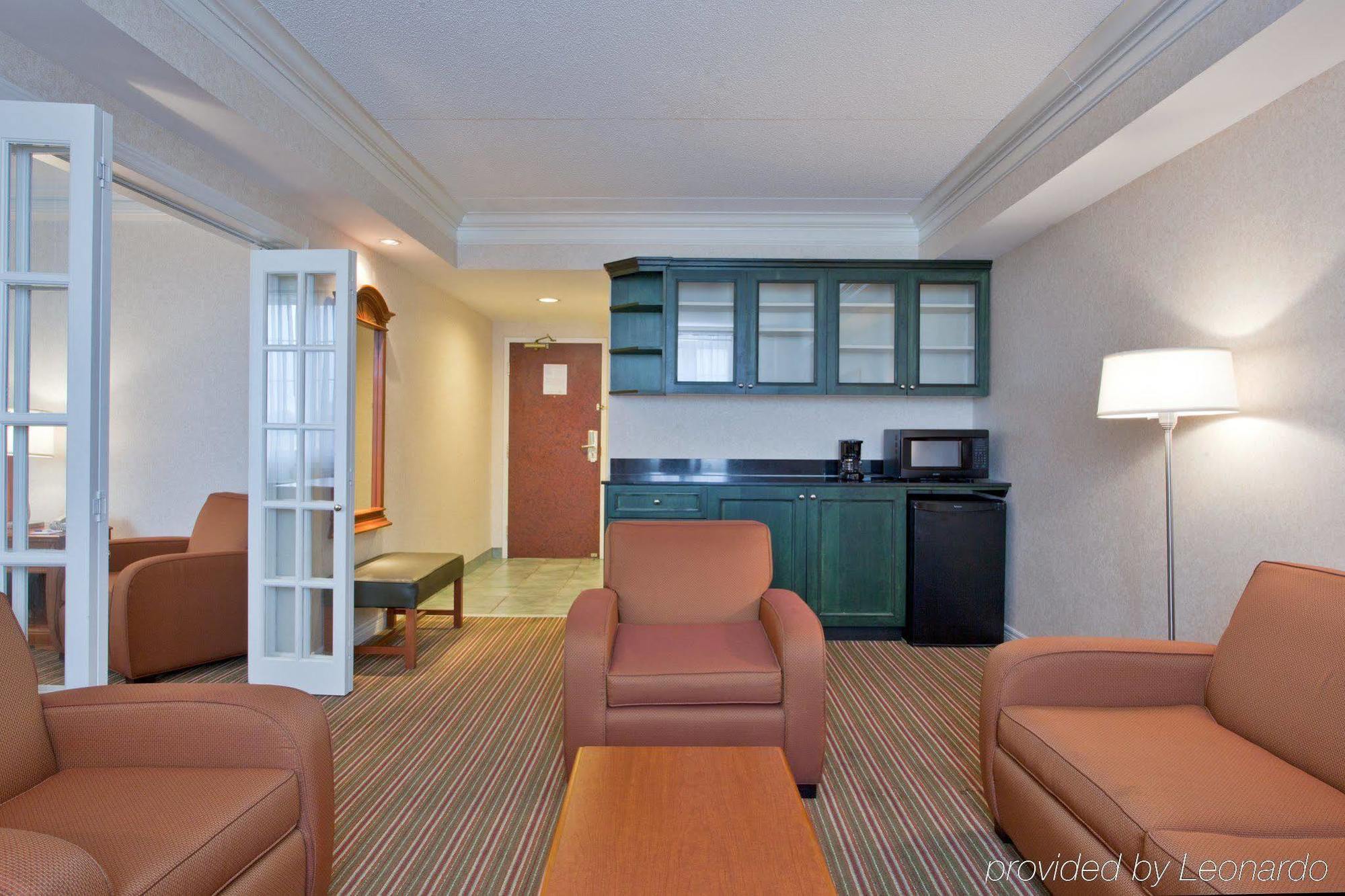 Holiday Inn Express Whitby Oshawa By Ihg Quarto foto